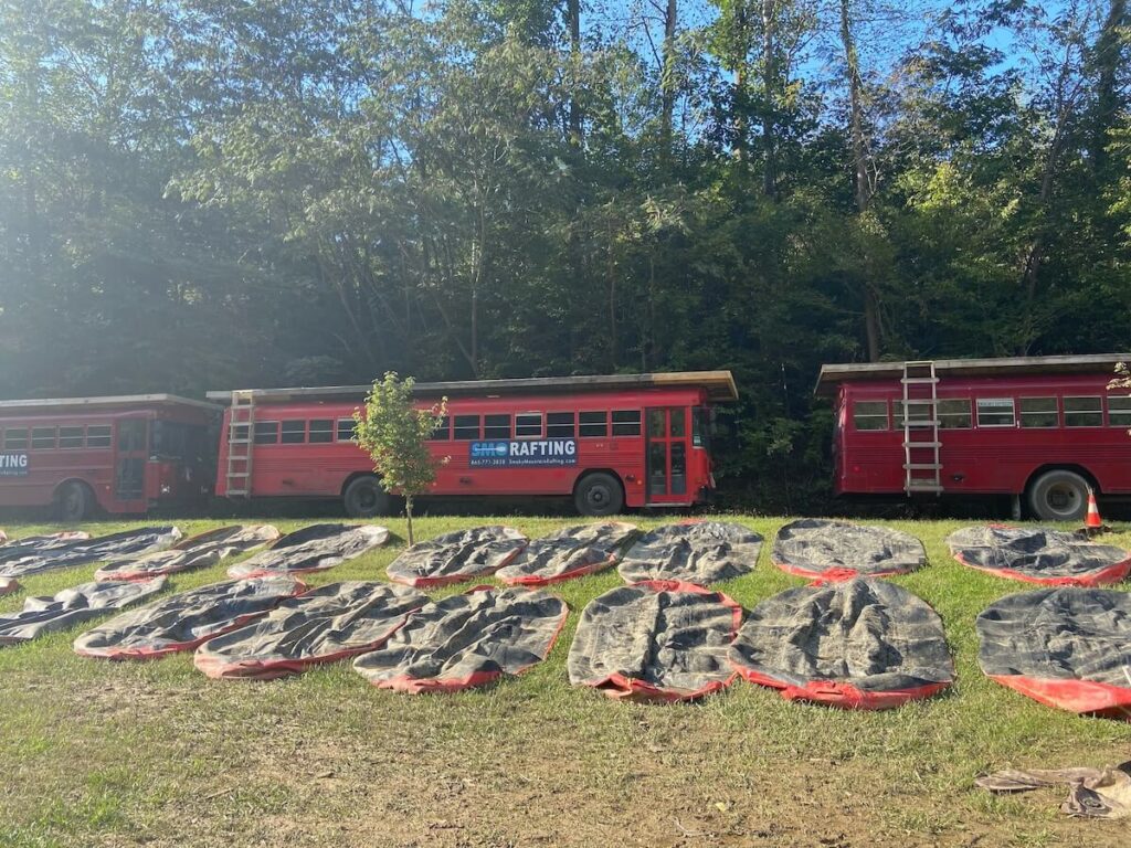 buses at SMO as it's being rebuilt